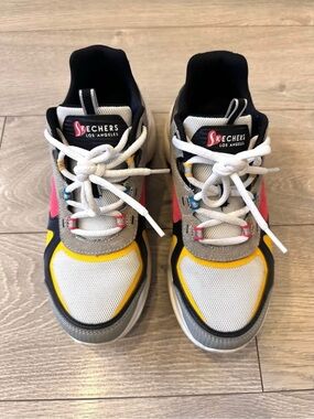 Women’s Skechers Solei St. Groovy Sole Sneakers Size 8.5